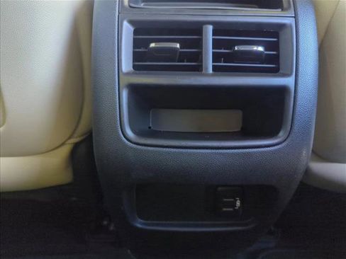 Used 2018 Cadillac XT5 FWD image 23