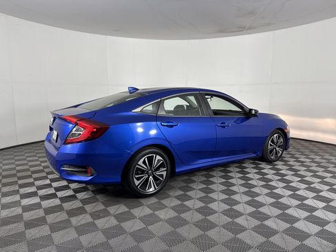 Used 2017 Honda Civic EX-T image 4