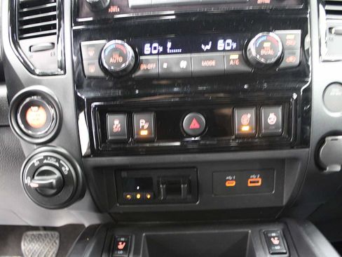 Used 2023 Nissan Titan PRO-4X w/ Pro-4x Convenience Package AWD/4WD image 33