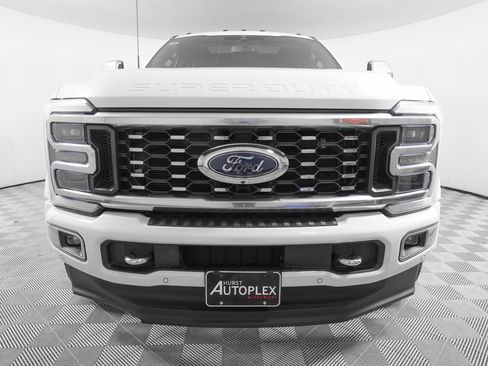 Used 2023 Ford F450 Platinum w/ FX4 Off-Road Package image 2