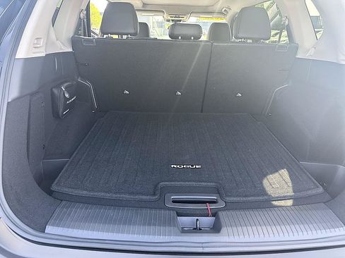 Certified 2023 Nissan Rogue SV w/ SV Premium B Package FWD image 15