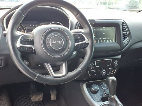 Used 2019 Jeep Compass Latitude w/ Cold Weather Group AWD/4WD image 15