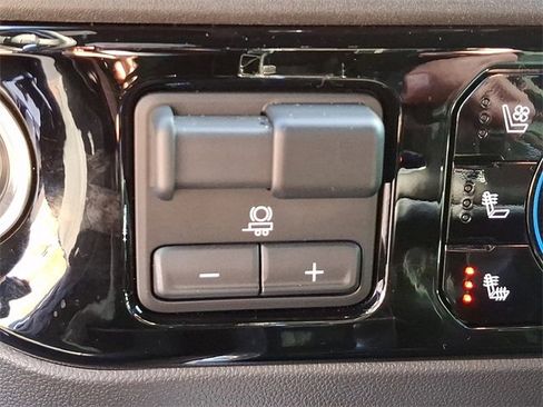 Used 2024 Chevrolet Silverado 1500 High Country w/ Technology Package image 24