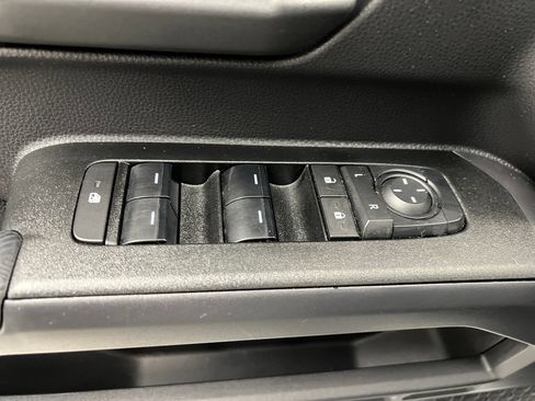 Used 2025 Toyota 4Runner SR5 AWD/4WD image 15