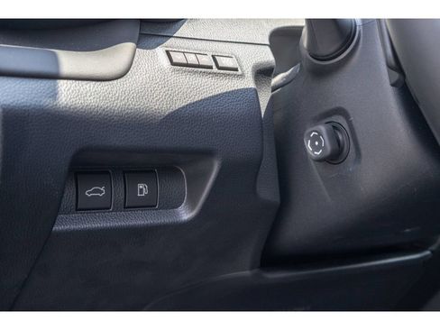 Used 2025 Toyota Crown Platinum AWD/4WD image 19