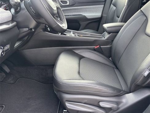 New 2026 Jeep Compass Latitude image 10