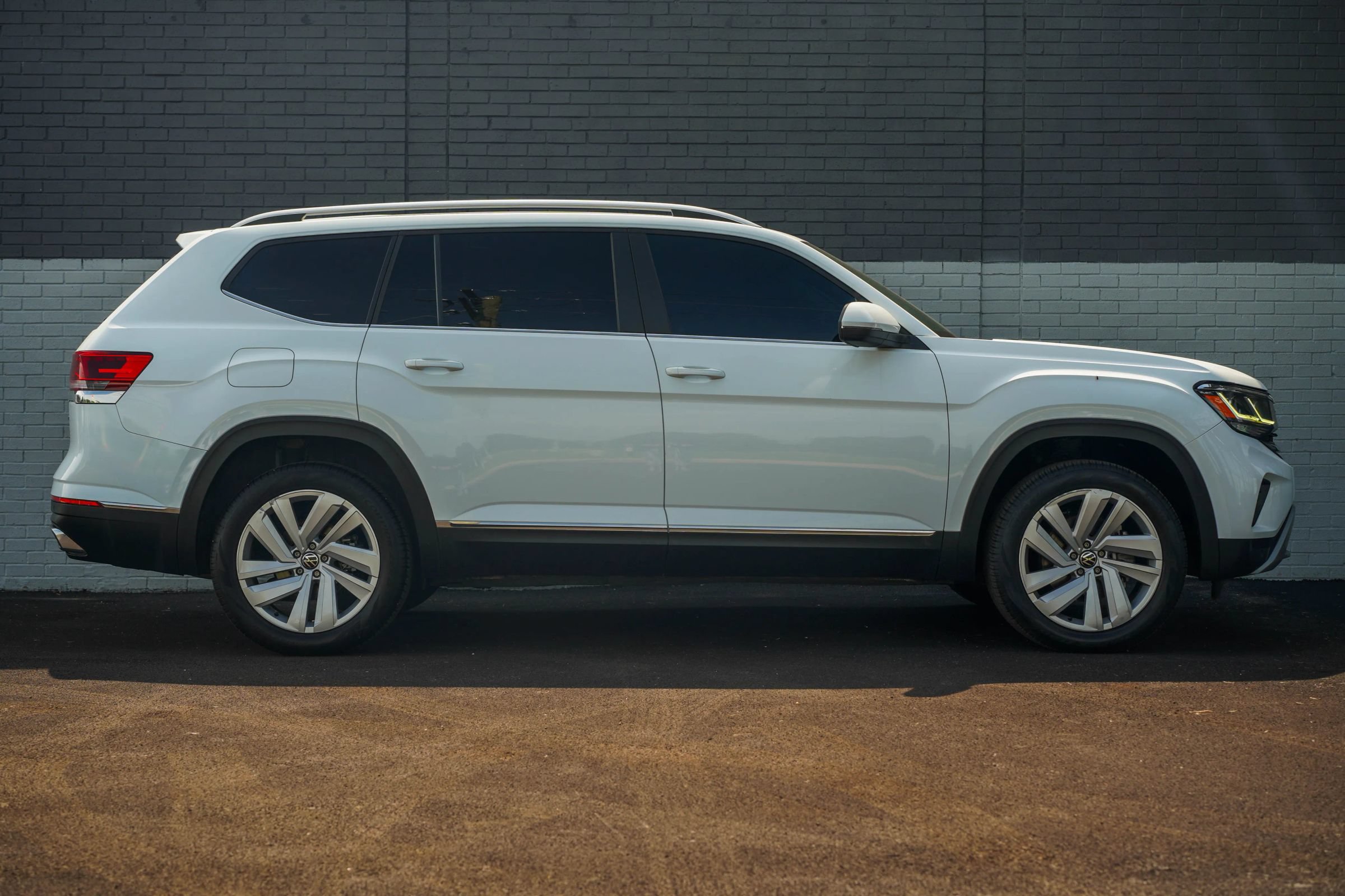 Used 2021 Volkswagen Atlas SEL AWD/4WD image 4