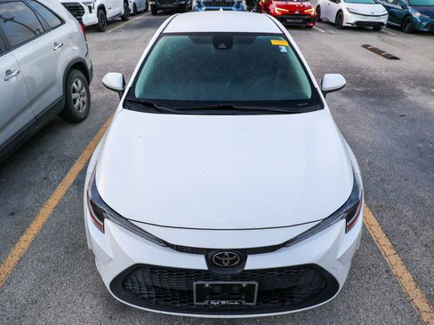 Used 2022 Toyota Corolla LE FWD image 4
