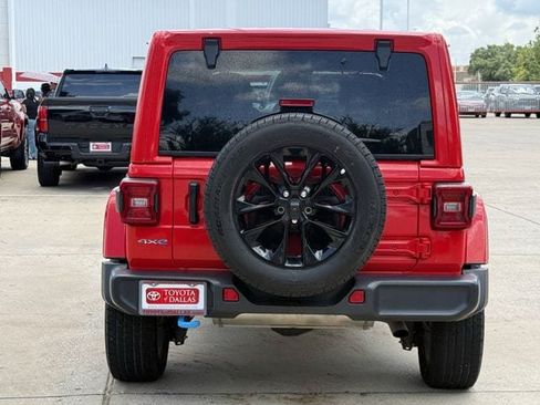 Used 2024 Jeep Wrangler Unlimited Sahara AWD/4WD image 5