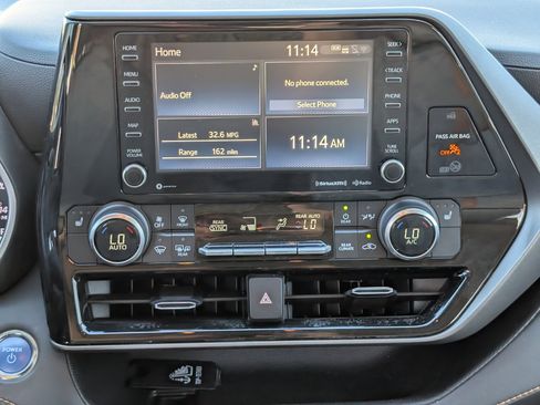 Used 2022 Toyota Highlander Bronze Edition image 18