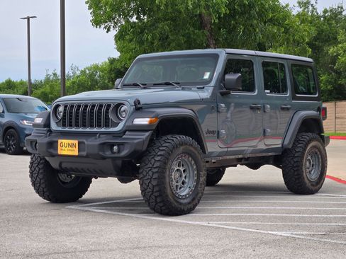 Used 2026 Jeep Wrangler Unlimited Sport AWD/4WD image 7