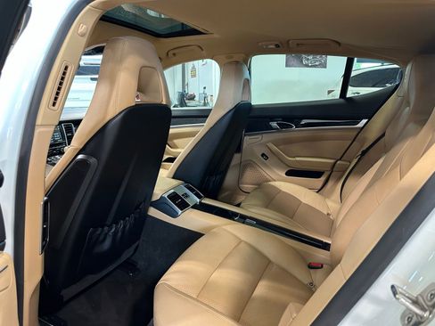 Used 2016 Porsche Panamera 4 AWD/4WD image 19