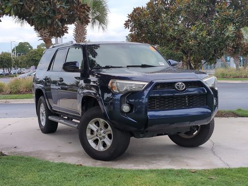 Used 2018 Toyota 4Runner SR5 RWD image 2
