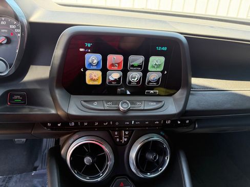 Used 2018 Chevrolet Camaro SS RWD image 9