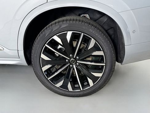 New 2026 Volvo XC90 T8 Plus w/ Protection Package Premier image 34