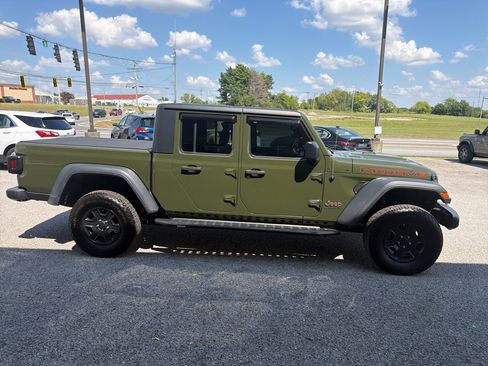 Used 2021 Jeep Gladiator Mojave w/ Trailer Tow Package AWD/4WD image 4