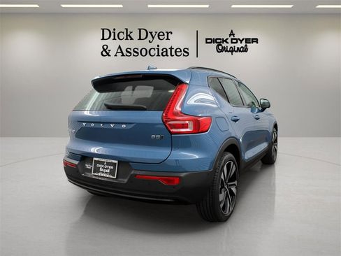 New 2025 Volvo XC40 B5 Ultra w/ Climate Package image 2