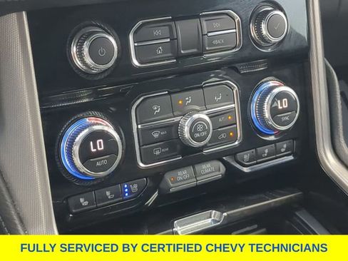Used 2023 GMC Yukon XL Denali AWD/4WD image 32
