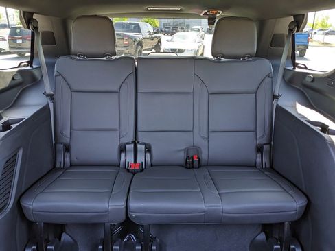 Used 2024 Chevrolet Tahoe Z71 w/ Luxury Package image 50