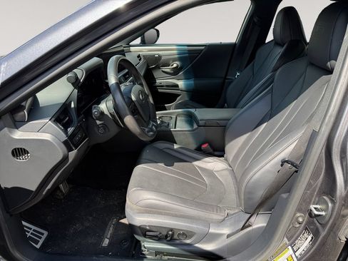Used 2024 Lexus ES 350 F Sport FWD image 2