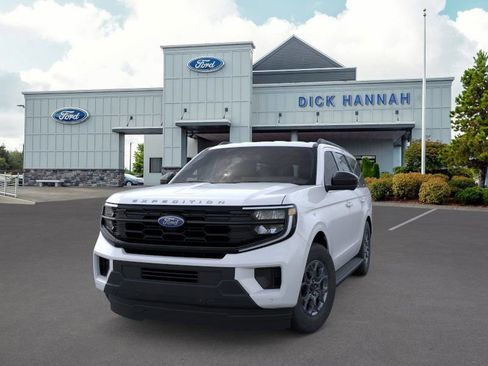 New 2025 Ford Expedition Active image 2