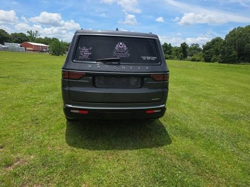 Used 2022 Jeep Wagoneer Series III w/ Flexible Seating Group RWD image 7