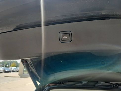 Used 2019 Chevrolet Blazer LT FWD image 13