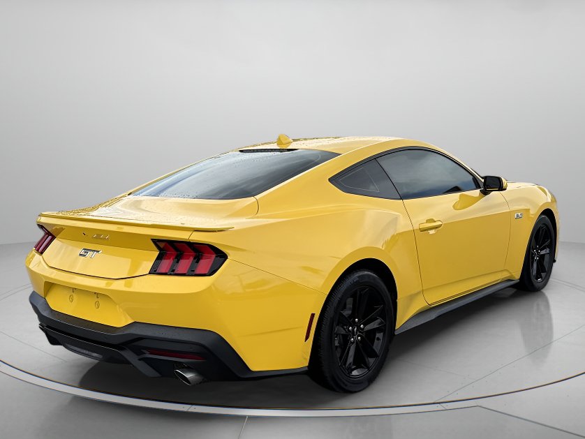 Used 2024 Ford Mustang GT RWD image 3