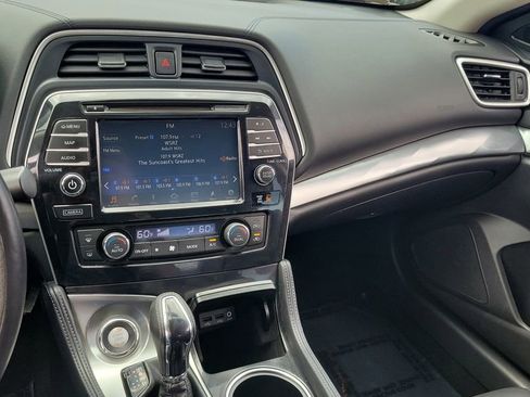Used 2016 Nissan Maxima SR FWD image 18