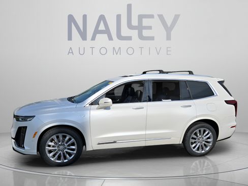 Used 2020 Cadillac XT6 Premium Luxury FWD image 2