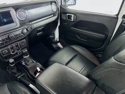 Used 2021 Jeep Wrangler Unlimited Sahara image 32