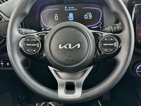 Used 2023 Kia Soul S FWD image 13