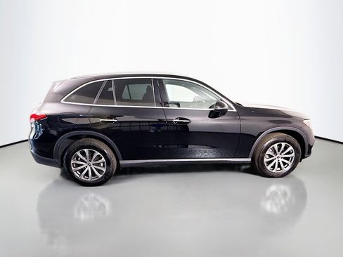 Used 2024 Mercedes-Benz GLC 300 4MATIC image 11