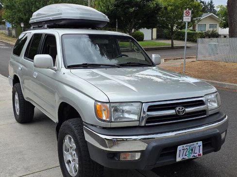 Used 1999 Toyota 4Runner SR5 image 3