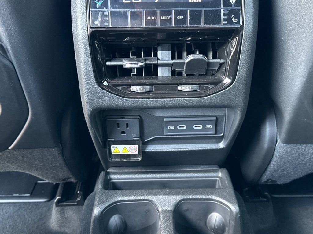 Used 2026 Jeep Grand Cherokee L Limited RWD image 28