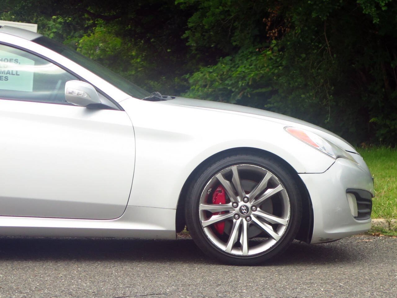 Used 2011 Hyundai Genesis 3.8 RWD image 26