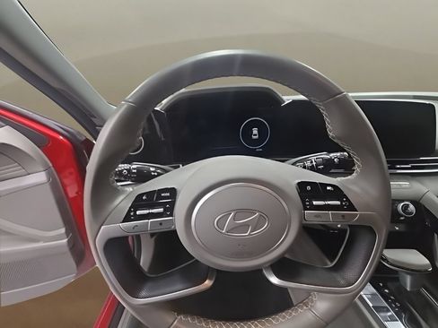 Used 2025 Hyundai Elantra SEL FWD image 30