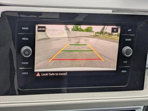 New 2025 Volkswagen Taos SE image 15