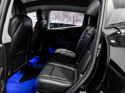 Used 2022 Tesla Model Y Performance AWD/4WD image 39