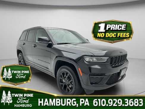 Used 2025 Jeep Grand Cherokee Altitude AWD/4WD image 1