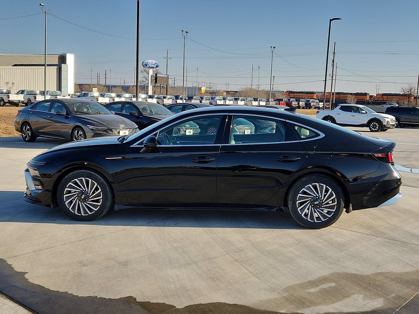 New 2024 Hyundai Sonata SEL FWD image 2
