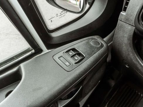 Used 2023 RAM ProMaster 2500 FWD image 11
