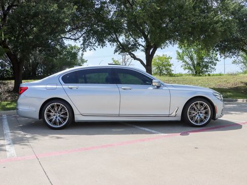 Used 2017 BMW 750i xDrive AWD/4WD image 8