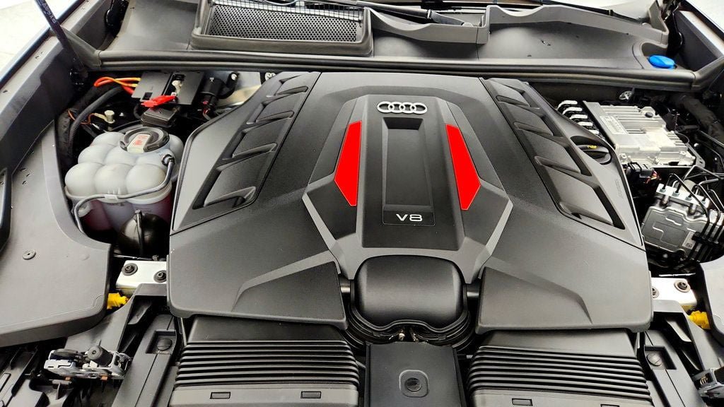 Used 2024 Audi SQ8 Premium Plus AWD/4WD image 27