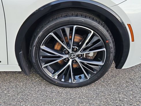 Used 2024 Toyota Prius XLE image 10