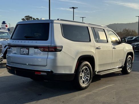 Used 2023 Jeep Wagoneer L 4WD image 5