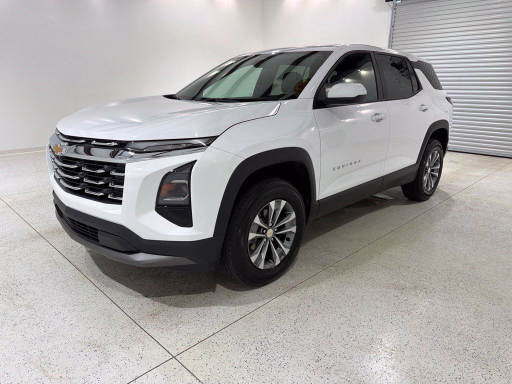 Used 2026 Chevrolet Equinox LT FWD image 1
