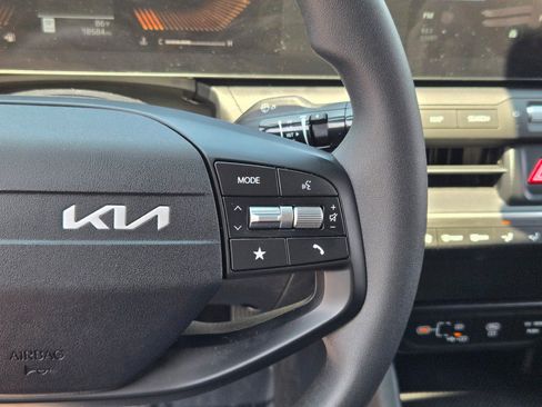Used 2025 Kia K4 FWD image 30