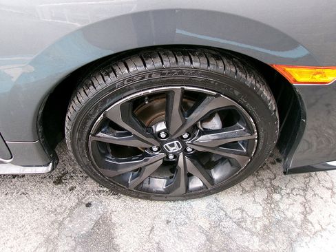 Used 2017 Honda Civic Sport image 8