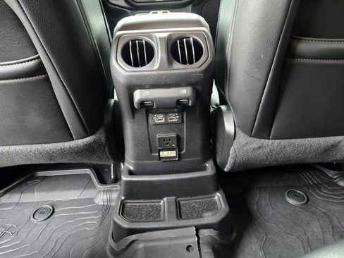 Used 2020 Jeep Wrangler Unlimited Sahara AWD/4WD image 38